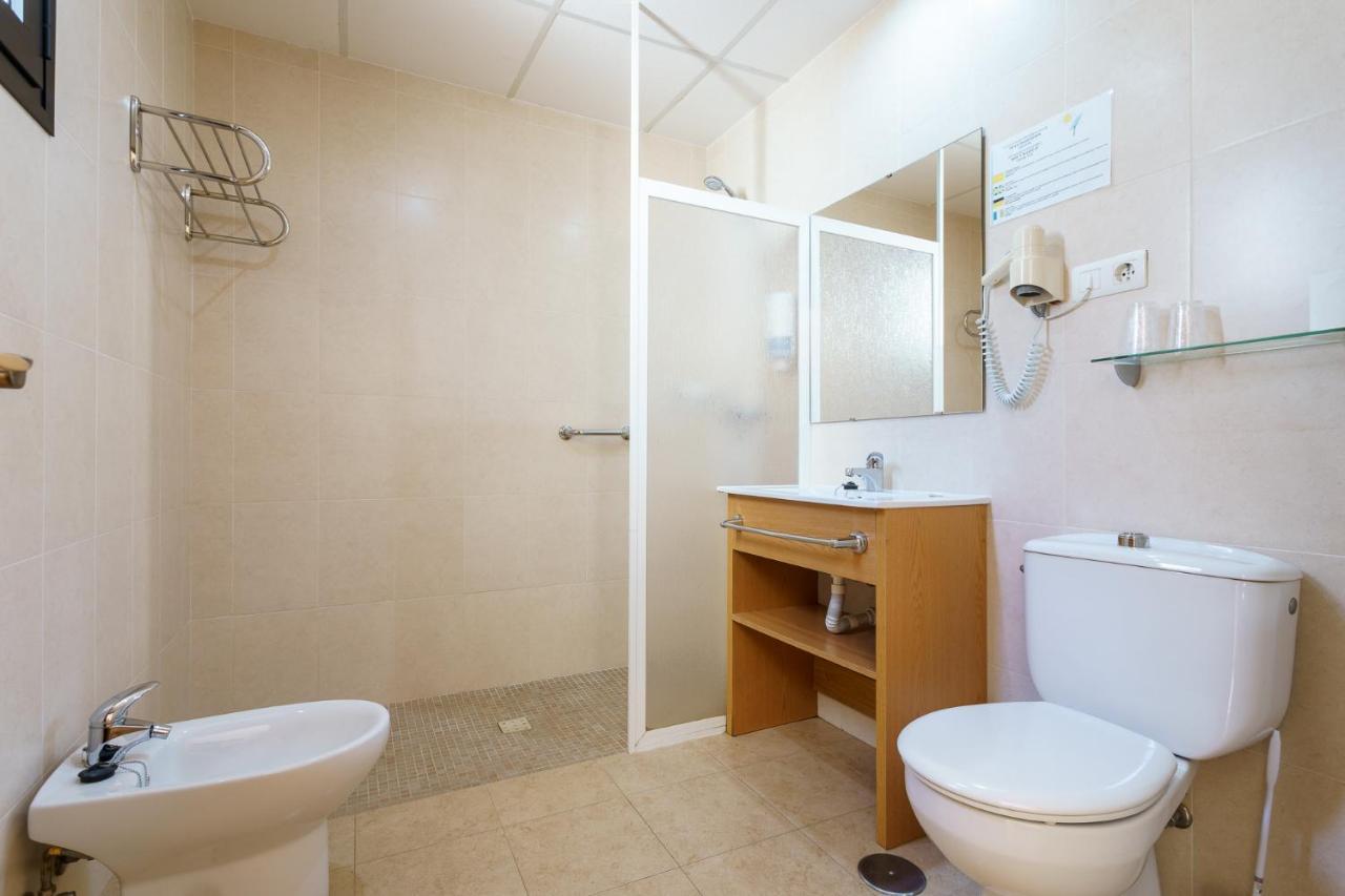 Hostal Costabella Powered By Faro Homes Fuengirola Ngoại thất bức ảnh