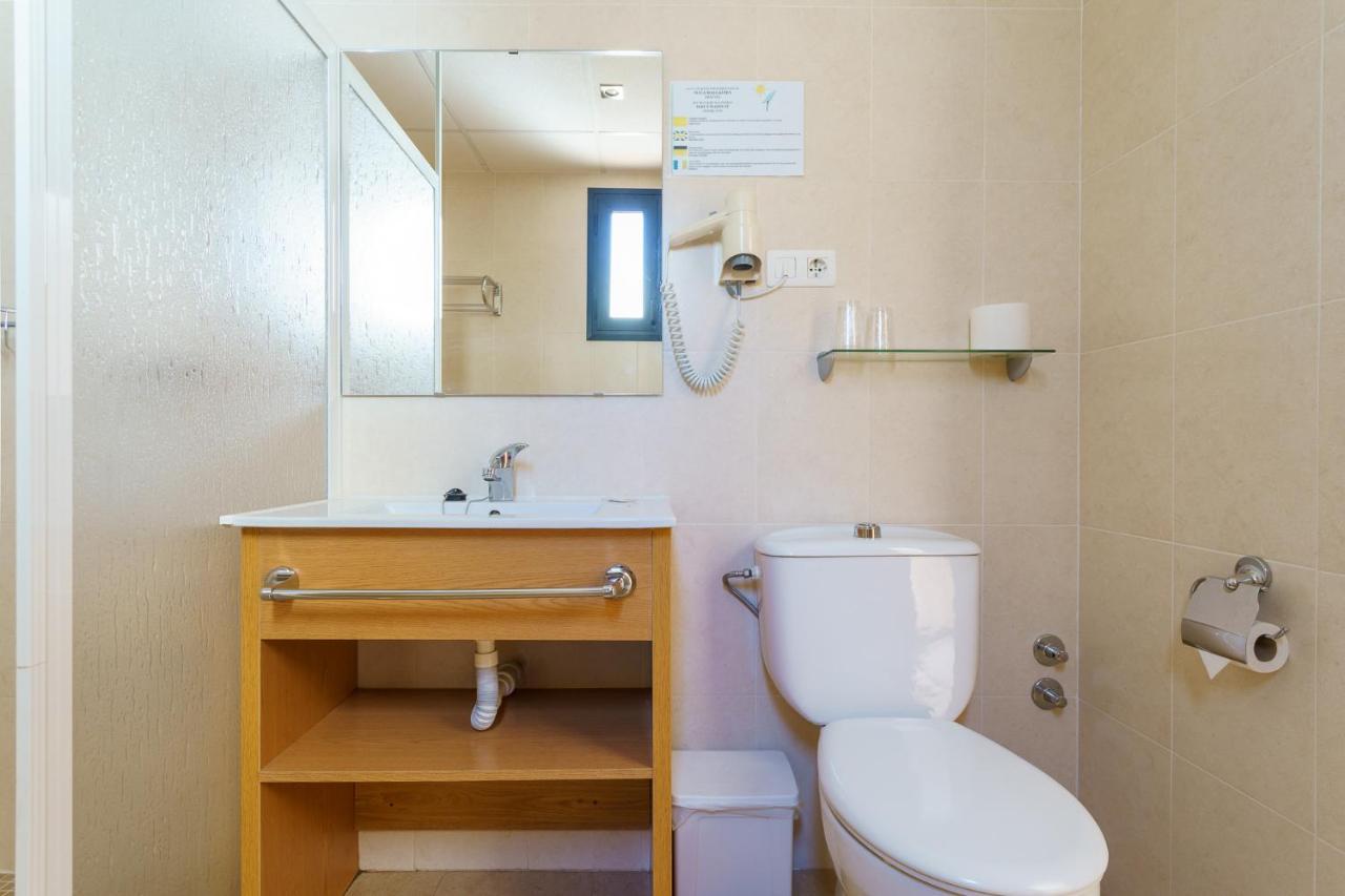 Hostal Costabella Powered By Faro Homes Fuengirola Ngoại thất bức ảnh