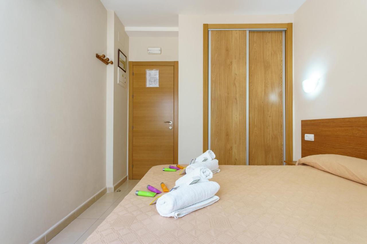 Hostal Costabella Powered By Faro Homes Fuengirola Ngoại thất bức ảnh