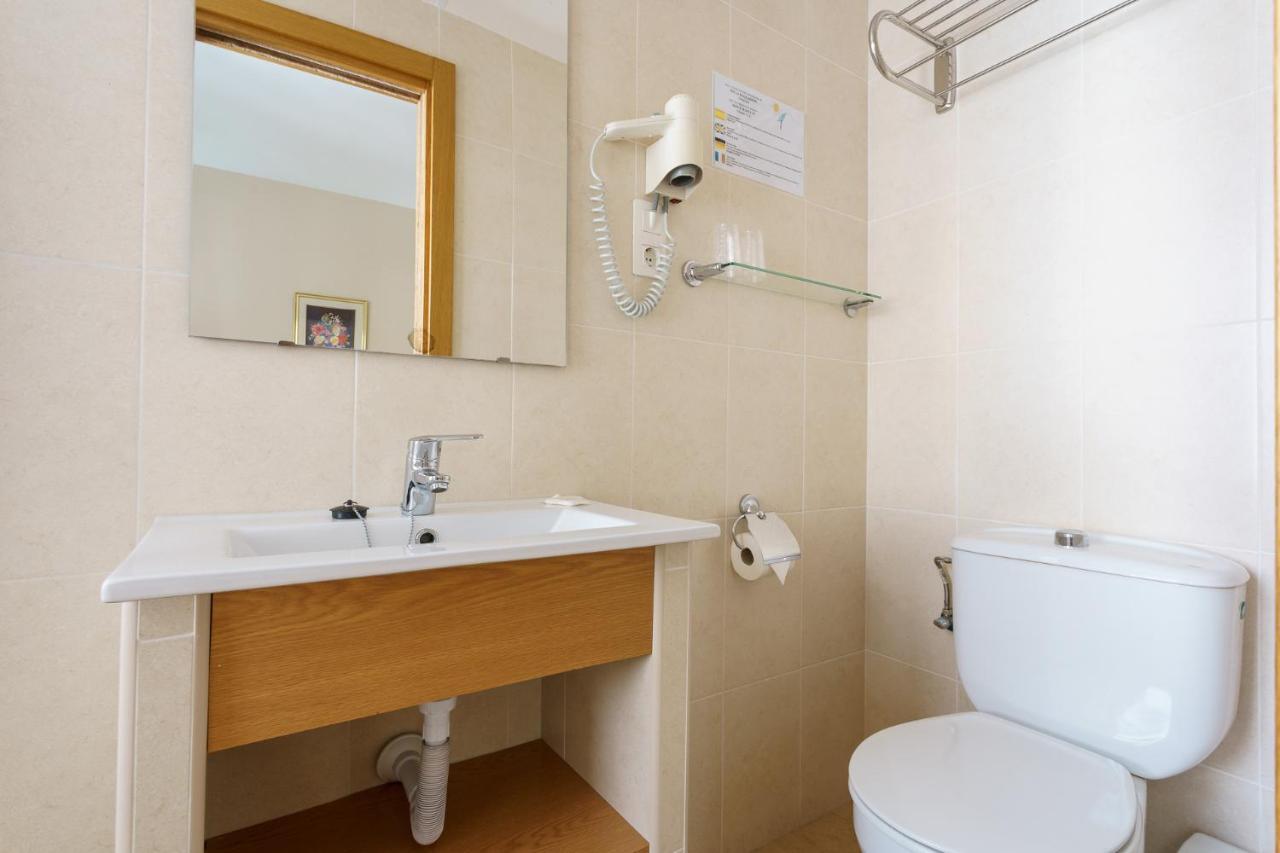 Hostal Costabella Powered By Faro Homes Fuengirola Ngoại thất bức ảnh