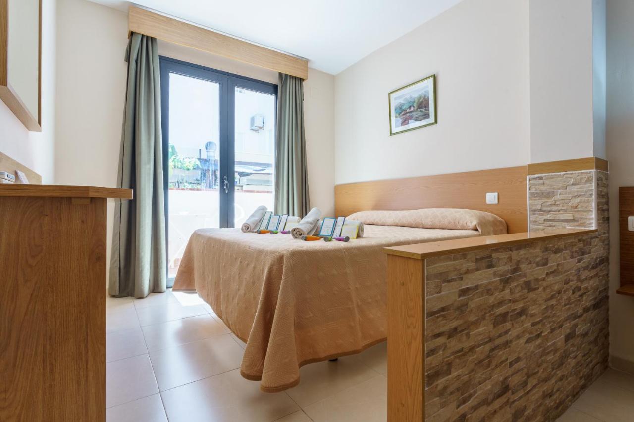 Hostal Costabella Powered By Faro Homes Fuengirola Phòng bức ảnh