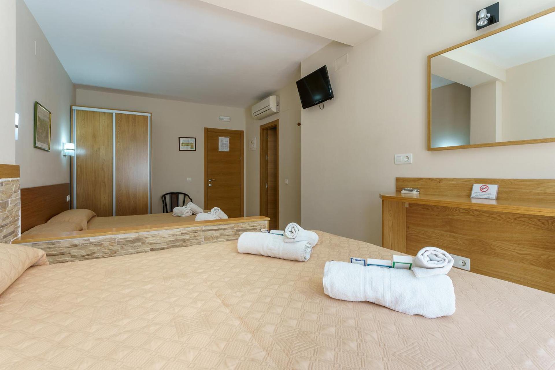 Hostal Costabella Powered By Faro Homes Fuengirola Phòng bức ảnh